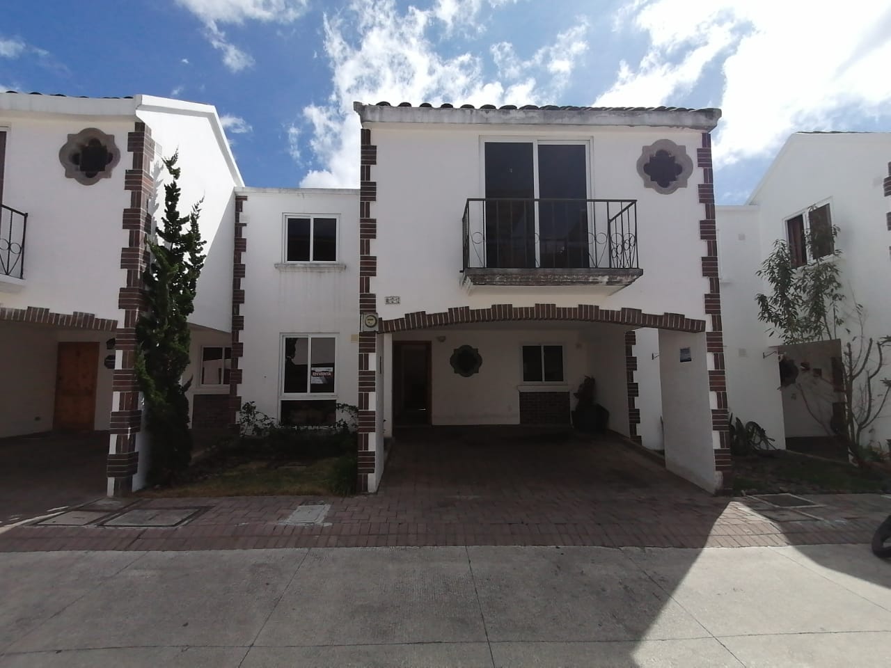 Venta de Casa o Casas, Terrenos, Propiedades, Apartamentos, Inmuebles en Guatemala, zona 11, zona 7, zona 2, zona 18, zona 16, Mixco, Carretera Al Salvador, Fraijanes, Santa Catarina Pinula, Antigua Guatemala, Villa Nueva, Villa Canales, San Miguel Petapa - Venta o Alquiler de Casas En Guatemala