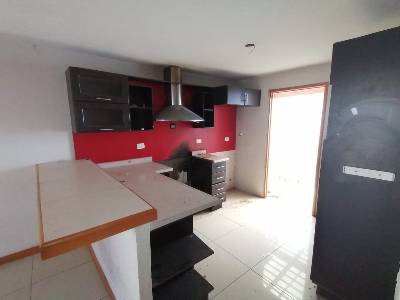 Venta de Casa o Casas, Terrenos, Propiedades, Apartamentos, Inmuebles en Guatemala, zona 11, zona 7, zona 2, zona 18, zona 16, Mixco, Carretera Al Salvador, Fraijanes, Santa Catarina Pinula, Antigua Guatemala, Villa Nueva, Villa Canales, San Miguel Petapa - Venta o Alquiler de Casas En Guatemala