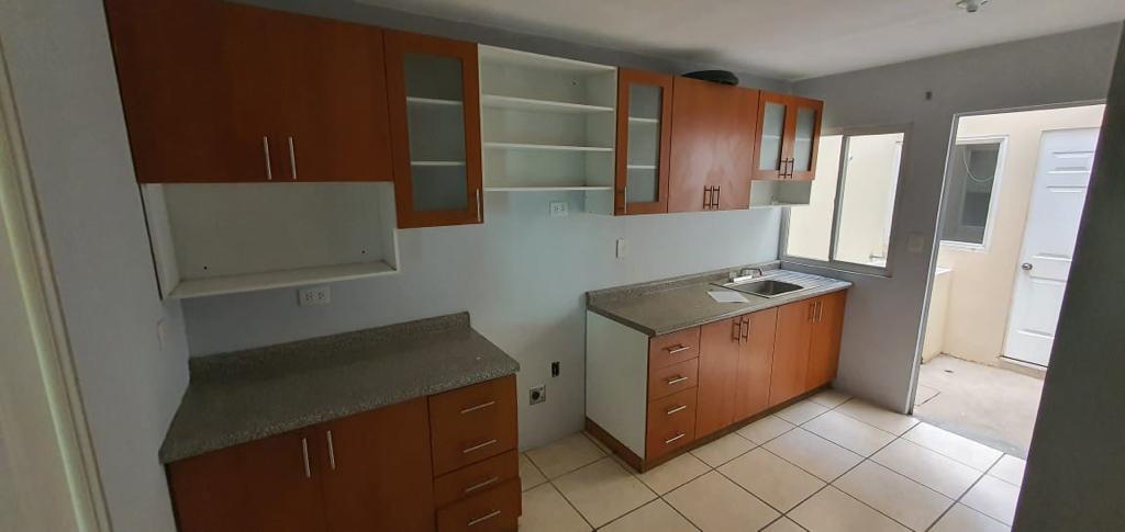 Venta de Casa o Casas, Terrenos, Propiedades, Apartamentos, Inmuebles en Guatemala, zona 11, zona 7, zona 2, zona 18, zona 16, Mixco, Carretera Al Salvador, Fraijanes, Santa Catarina Pinula, Antigua Guatemala, Villa Nueva, Villa Canales, San Miguel Petapa - Venta o Alquiler de Casas En Guatemala