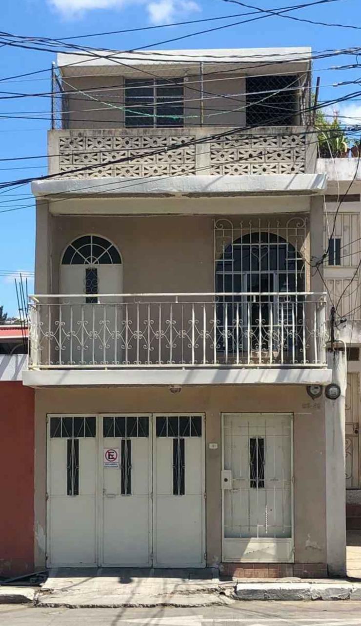 Venta de Casa o Casas, Terrenos, Propiedades, Apartamentos, Inmuebles en Guatemala, zona 11, zona 7, zona 2, zona 18, zona 16, Mixco, Carretera Al Salvador, Fraijanes, Santa Catarina Pinula, Antigua Guatemala, Villa Nueva, Villa Canales, San Miguel Petapa - Venta o Alquiler de Casas En Guatemala