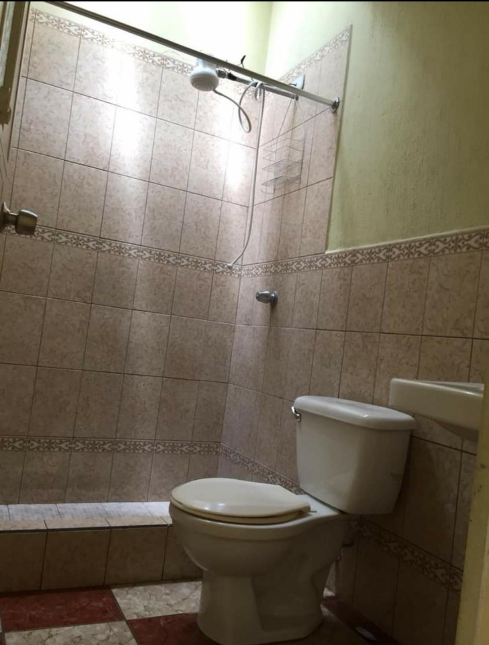 Venta de Casa o Casas, Terrenos, Propiedades, Apartamentos, Inmuebles en Guatemala, zona 11, zona 7, zona 2, zona 18, zona 16, Mixco, Carretera Al Salvador, Fraijanes, Santa Catarina Pinula, Antigua Guatemala, Villa Nueva, Villa Canales, San Miguel Petapa - Venta o Alquiler de Casas En Guatemala