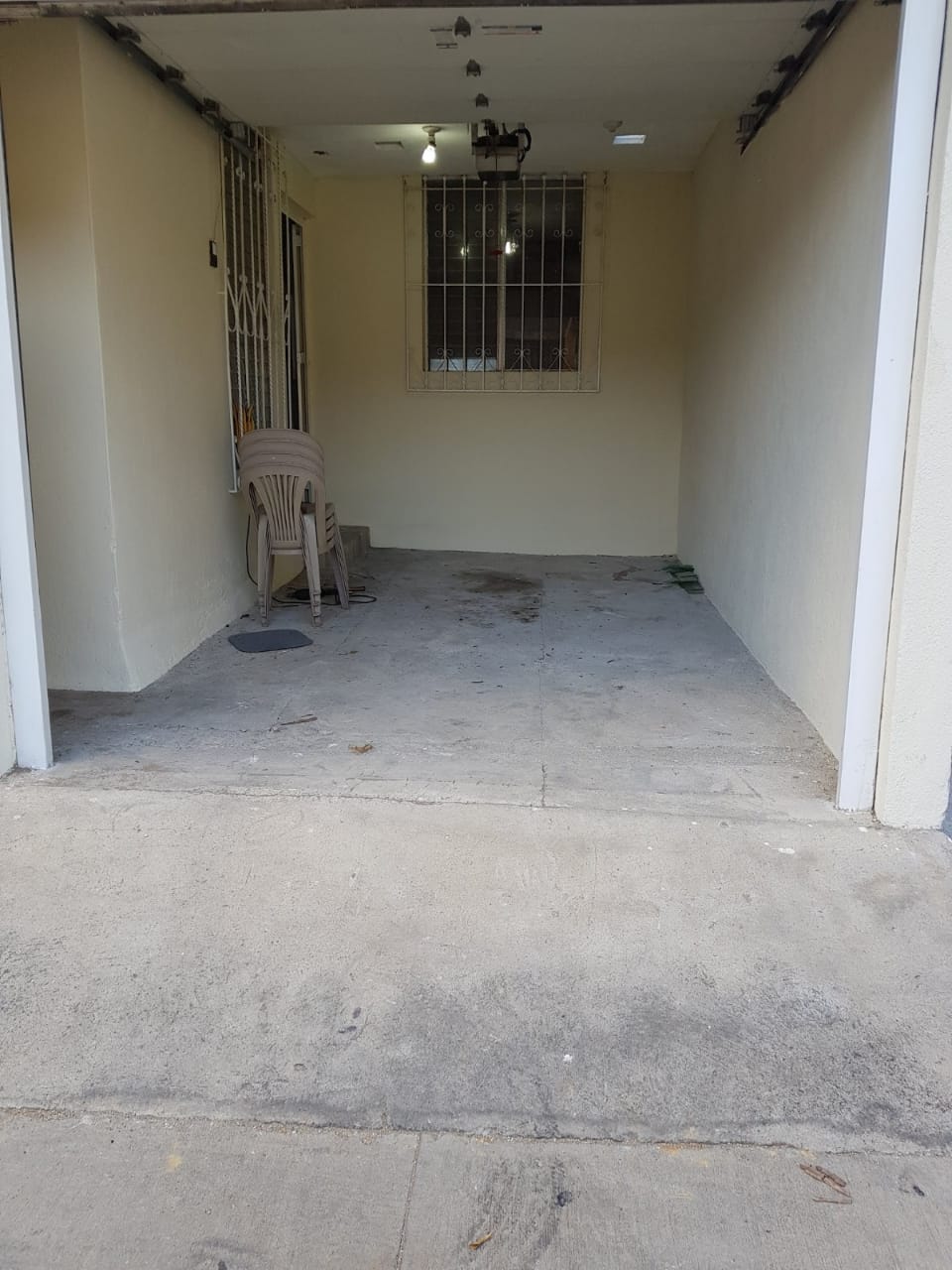 Venta de Casa o Casas, Terrenos, Propiedades, Apartamentos, Inmuebles en Guatemala, zona 11, zona 7, zona 2, zona 18, zona 16, Mixco, Carretera Al Salvador, Fraijanes, Santa Catarina Pinula, Antigua Guatemala, Villa Nueva, Villa Canales, San Miguel Petapa - Venta o Alquiler de Casas En Guatemala