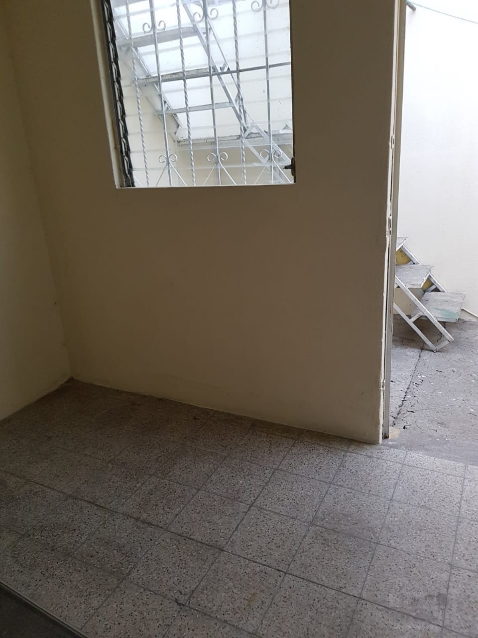 Venta de Casa o Casas, Terrenos, Propiedades, Apartamentos, Inmuebles en Guatemala, zona 11, zona 7, zona 2, zona 18, zona 16, Mixco, Carretera Al Salvador, Fraijanes, Santa Catarina Pinula, Antigua Guatemala, Villa Nueva, Villa Canales, San Miguel Petapa - Venta o Alquiler de Casas En Guatemala