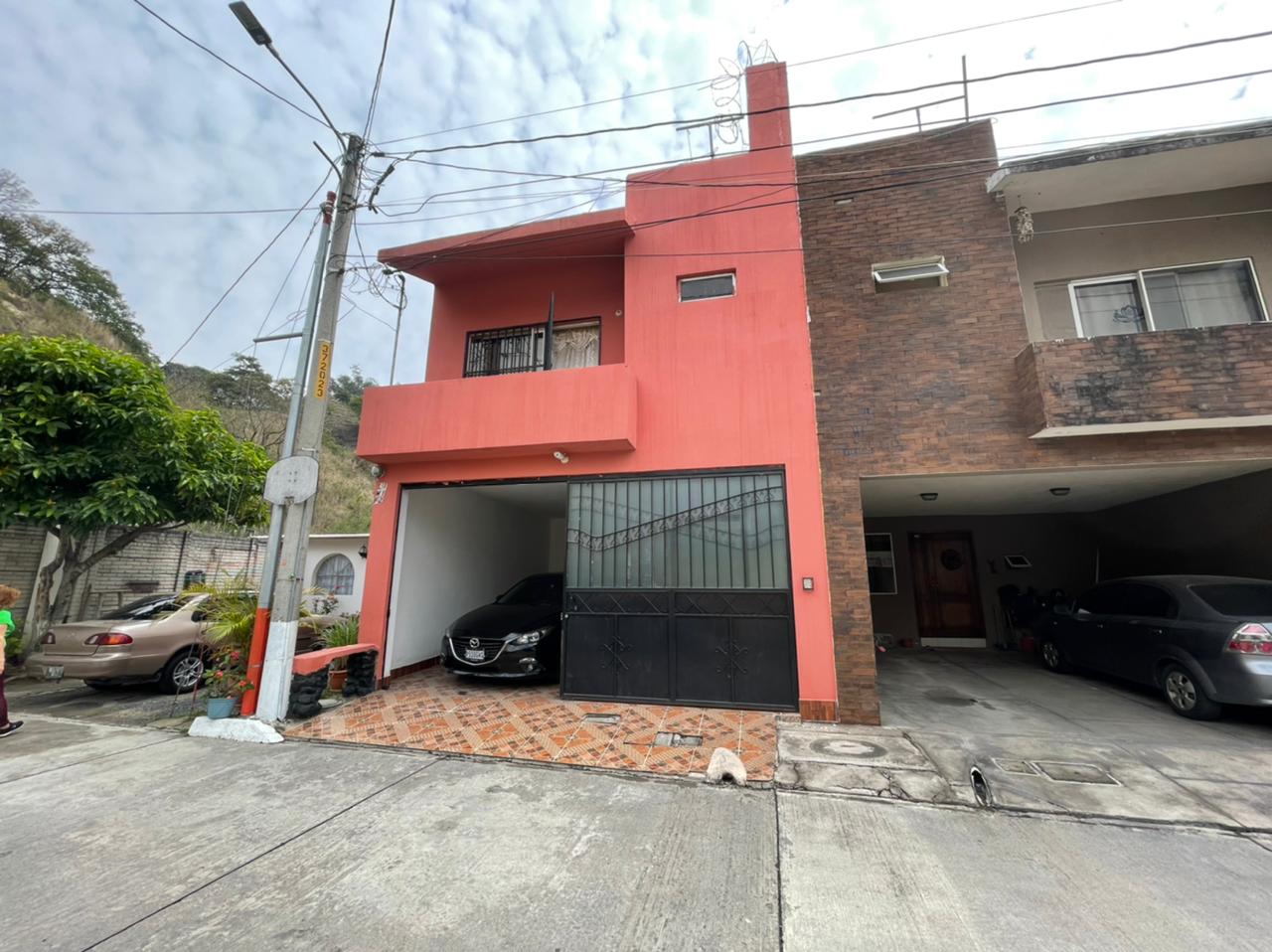 Venta de Casa o Casas, Terrenos, Propiedades, Apartamentos, Inmuebles en Guatemala, zona 11, zona 7, zona 2, zona 18, zona 16, Mixco, Carretera Al Salvador, Fraijanes, Santa Catarina Pinula, Antigua Guatemala, Villa Nueva, Villa Canales, San Miguel Petapa - Venta o Alquiler de Casas En Guatemala