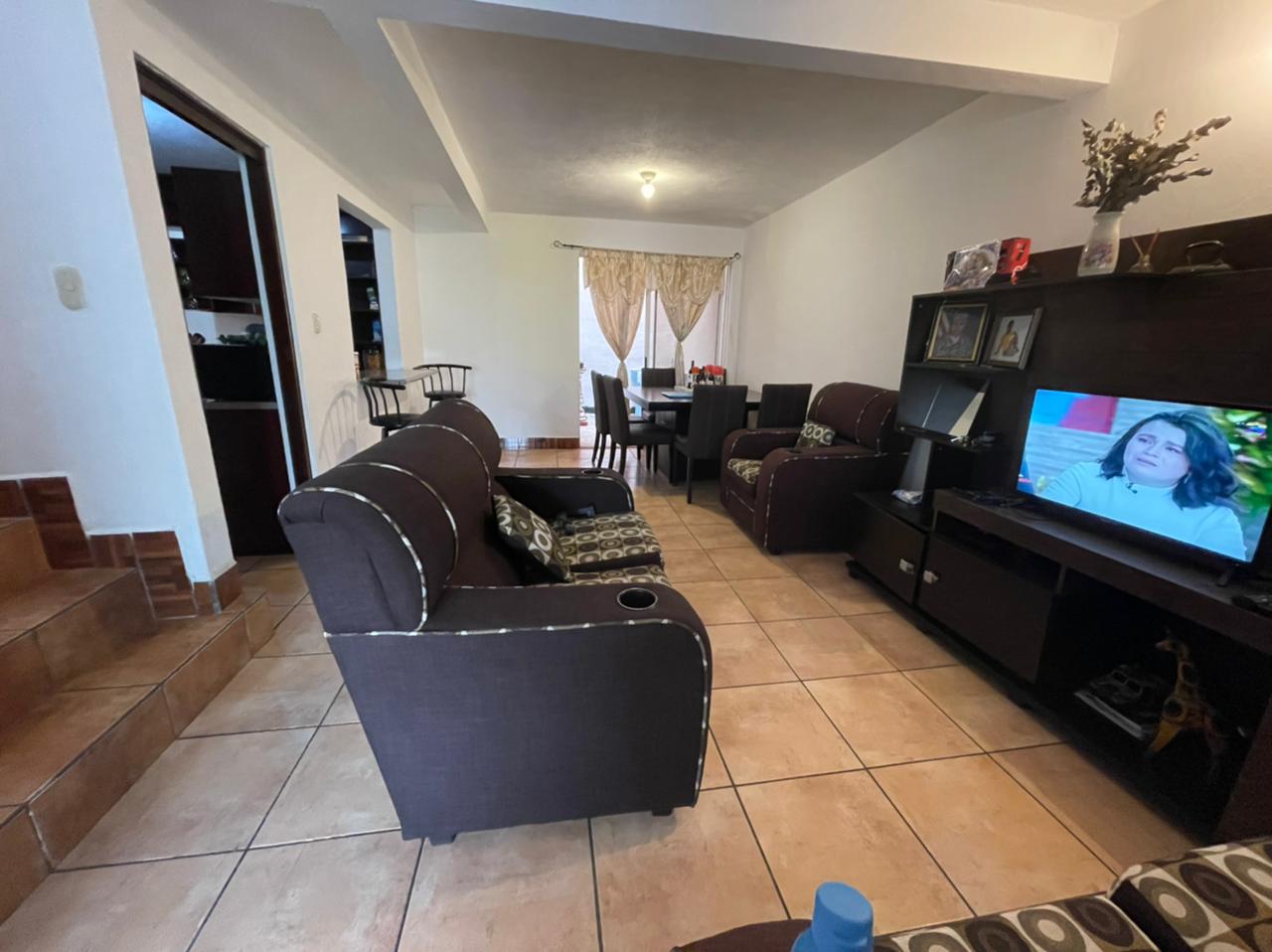 Venta de Casa o Casas, Terrenos, Propiedades, Apartamentos, Inmuebles en Guatemala, zona 11, zona 7, zona 2, zona 18, zona 16, Mixco, Carretera Al Salvador, Fraijanes, Santa Catarina Pinula, Antigua Guatemala, Villa Nueva, Villa Canales, San Miguel Petapa - Venta o Alquiler de Casas En Guatemala