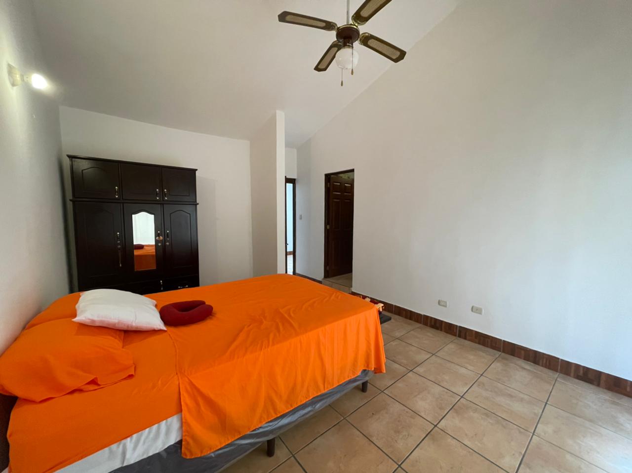 Venta de Casa o Casas, Terrenos, Propiedades, Apartamentos, Inmuebles en Guatemala, zona 11, zona 7, zona 2, zona 18, zona 16, Mixco, Carretera Al Salvador, Fraijanes, Santa Catarina Pinula, Antigua Guatemala, Villa Nueva, Villa Canales, San Miguel Petapa - Venta o Alquiler de Casas En Guatemala