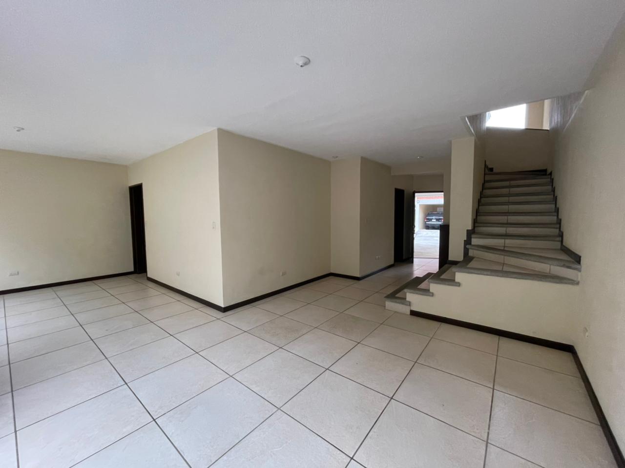 Venta de Casa o Casas, Terrenos, Propiedades, Apartamentos, Inmuebles en Guatemala, zona 11, zona 7, zona 2, zona 18, zona 16, Mixco, Carretera Al Salvador, Fraijanes, Santa Catarina Pinula, Antigua Guatemala, Villa Nueva, Villa Canales, San Miguel Petapa - Venta o Alquiler de Casas En Guatemala