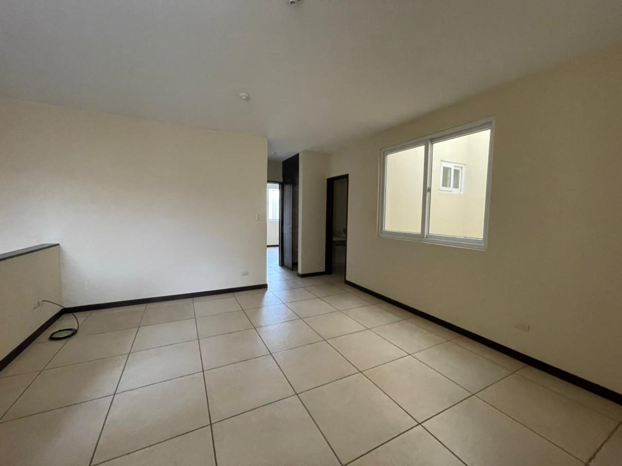 Venta de Casa o Casas, Terrenos, Propiedades, Apartamentos, Inmuebles en Guatemala, zona 11, zona 7, zona 2, zona 18, zona 16, Mixco, Carretera Al Salvador, Fraijanes, Santa Catarina Pinula, Antigua Guatemala, Villa Nueva, Villa Canales, San Miguel Petapa - Venta o Alquiler de Casas En Guatemala