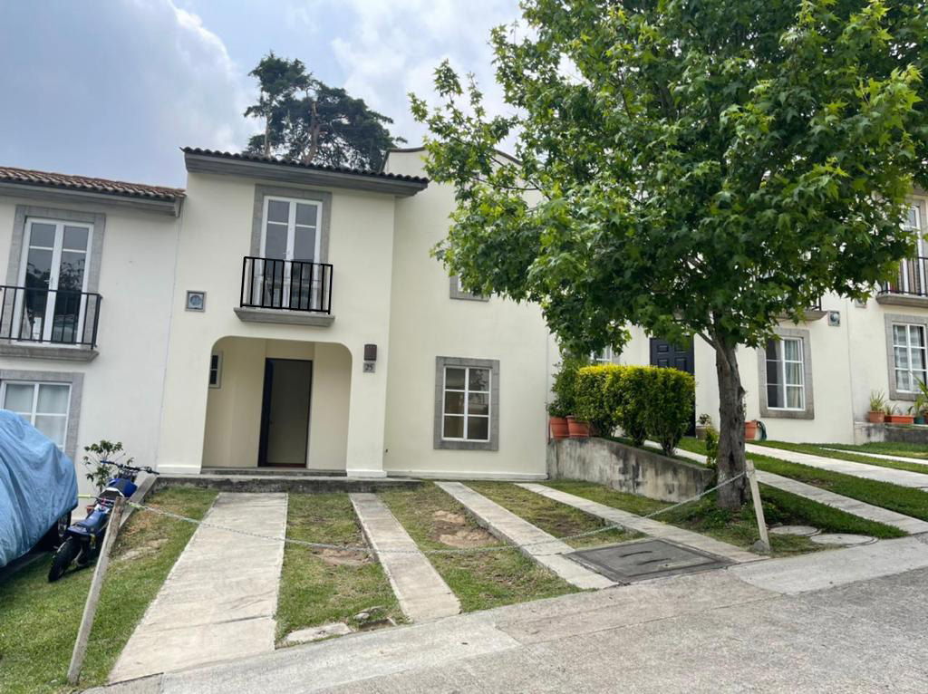 Venta de Casa o Casas, Terrenos, Propiedades, Apartamentos, Inmuebles en Guatemala, zona 11, zona 7, zona 2, zona 18, zona 16, Mixco, Carretera Al Salvador, Fraijanes, Santa Catarina Pinula, Antigua Guatemala, Villa Nueva, Villa Canales, San Miguel Petapa - Venta o Alquiler de Casas En Guatemala