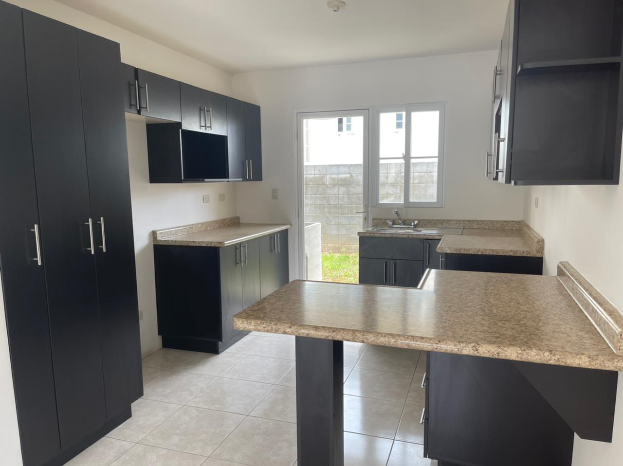 Venta de Casa o Casas, Terrenos, Propiedades, Apartamentos, Inmuebles en Guatemala, zona 11, zona 7, zona 2, zona 18, zona 16, Mixco, Carretera Al Salvador, Fraijanes, Santa Catarina Pinula, Antigua Guatemala, Villa Nueva, Villa Canales, San Miguel Petapa - Venta o Alquiler de Casas En Guatemala