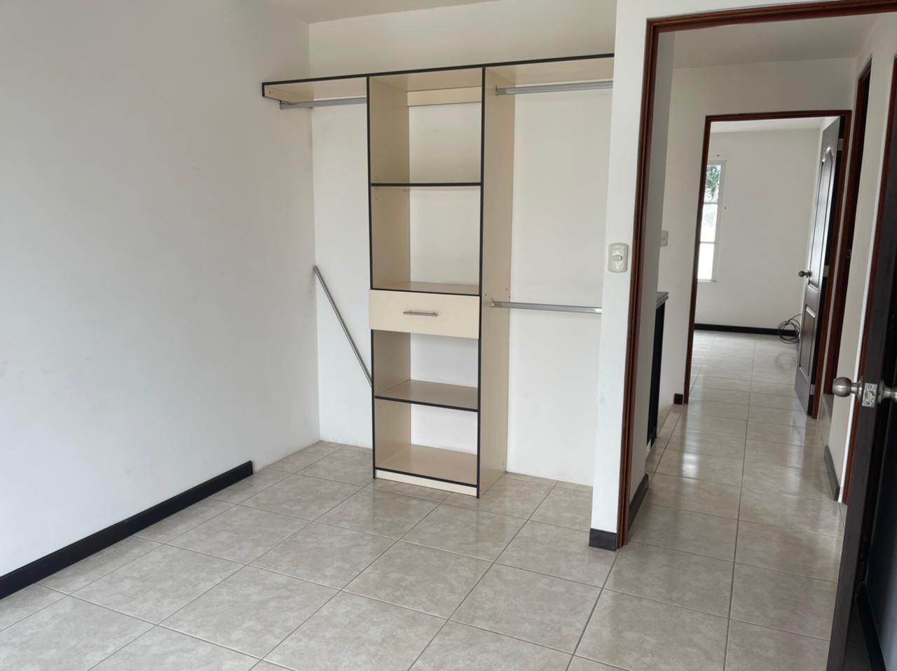 Venta de Casa o Casas, Terrenos, Propiedades, Apartamentos, Inmuebles en Guatemala, zona 11, zona 7, zona 2, zona 18, zona 16, Mixco, Carretera Al Salvador, Fraijanes, Santa Catarina Pinula, Antigua Guatemala, Villa Nueva, Villa Canales, San Miguel Petapa - Venta o Alquiler de Casas En Guatemala