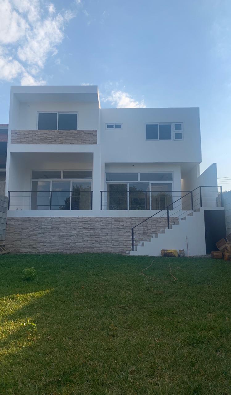 Venta de Casa o Casas, Terrenos, Propiedades, Apartamentos, Inmuebles en Guatemala, zona 11, zona 7, zona 2, zona 18, zona 16, Mixco, Carretera Al Salvador, Fraijanes, Santa Catarina Pinula, Antigua Guatemala, Villa Nueva, Villa Canales, San Miguel Petapa - Venta o Alquiler de Casas En Guatemala