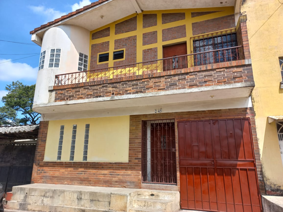 Venta de Casa o Casas, Terrenos, Propiedades, Apartamentos, Inmuebles en Guatemala, zona 11, zona 7, zona 2, zona 18, zona 16, Mixco, Carretera Al Salvador, Fraijanes, Santa Catarina Pinula, Antigua Guatemala, Villa Nueva, Villa Canales, San Miguel Petapa - Venta o Alquiler de Casas En Guatemala