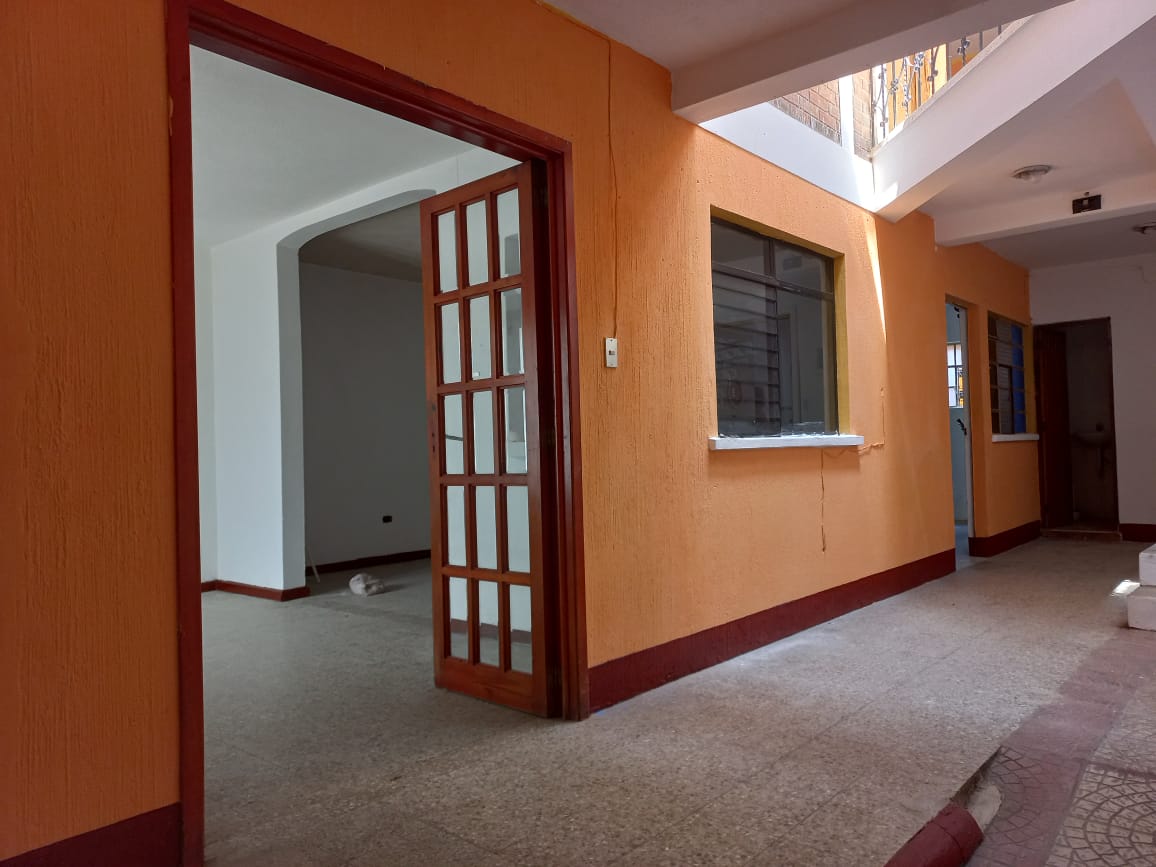 Venta de Casa o Casas, Terrenos, Propiedades, Apartamentos, Inmuebles en Guatemala, zona 11, zona 7, zona 2, zona 18, zona 16, Mixco, Carretera Al Salvador, Fraijanes, Santa Catarina Pinula, Antigua Guatemala, Villa Nueva, Villa Canales, San Miguel Petapa - Venta o Alquiler de Casas En Guatemala