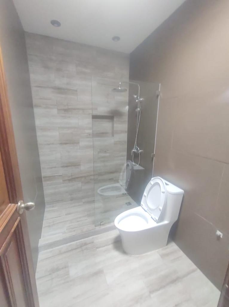 Venta de Casa o Casas, Terrenos, Propiedades, Apartamentos, Inmuebles en Guatemala, zona 11, zona 7, zona 2, zona 18, zona 16, Mixco, Carretera Al Salvador, Fraijanes, Santa Catarina Pinula, Antigua Guatemala, Villa Nueva, Villa Canales, San Miguel Petapa - Venta o Alquiler de Casas En Guatemala