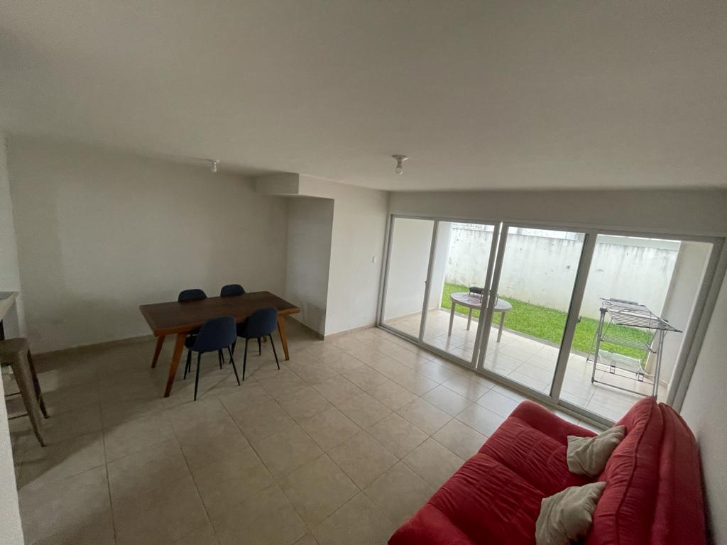 Venta de Casa o Casas, Terrenos, Propiedades, Apartamentos, Inmuebles en Guatemala, zona 11, zona 7, zona 2, zona 18, zona 16, Mixco, Carretera Al Salvador, Fraijanes, Santa Catarina Pinula, Antigua Guatemala, Villa Nueva, Villa Canales, San Miguel Petapa - Venta o Alquiler de Casas En Guatemala