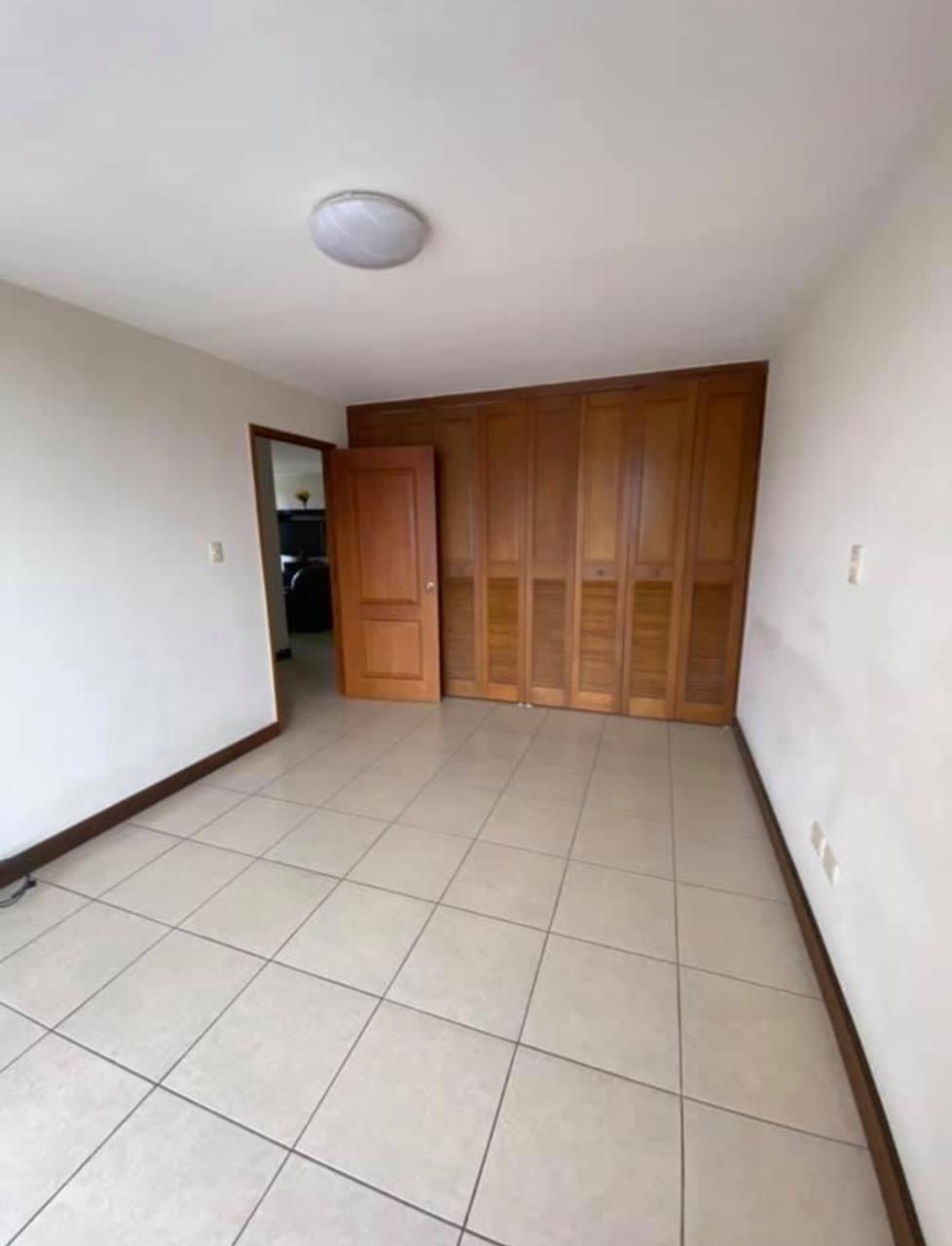 Venta de Casa o Casas, Terrenos, Propiedades, Apartamentos, Inmuebles en Guatemala, zona 11, zona 7, zona 2, zona 18, zona 16, Mixco, Carretera Al Salvador, Fraijanes, Santa Catarina Pinula, Antigua Guatemala, Villa Nueva, Villa Canales, San Miguel Petapa - Venta o Alquiler de Casas En Guatemala