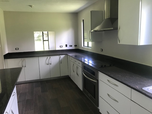 Venta de Casa o Casas, Terrenos, Propiedades, Apartamentos, Inmuebles en Guatemala, zona 11, zona 7, zona 2, zona 18, zona 16, Mixco, Carretera Al Salvador, Fraijanes, Santa Catarina Pinula, Antigua Guatemala, Villa Nueva, Villa Canales, San Miguel Petapa - Venta o Alquiler de Casas En Guatemala