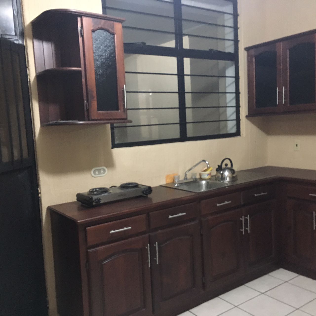 Venta de Casa o Casas, Terrenos, Propiedades, Apartamentos, Inmuebles en Guatemala, zona 11, zona 7, zona 2, zona 18, zona 16, Mixco, Carretera Al Salvador, Fraijanes, Santa Catarina Pinula, Antigua Guatemala, Villa Nueva, Villa Canales, San Miguel Petapa - Venta o Alquiler de Casas En Guatemala