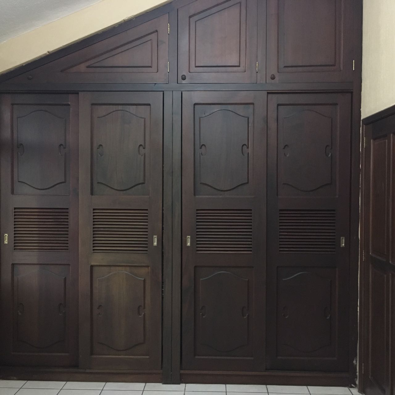 Venta de Casa o Casas, Terrenos, Propiedades, Apartamentos, Inmuebles en Guatemala, zona 11, zona 7, zona 2, zona 18, zona 16, Mixco, Carretera Al Salvador, Fraijanes, Santa Catarina Pinula, Antigua Guatemala, Villa Nueva, Villa Canales, San Miguel Petapa - Venta o Alquiler de Casas En Guatemala