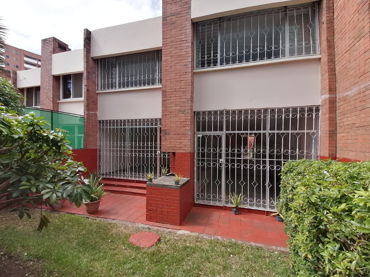 Venta de Casa o Casas, Terrenos, Propiedades, Apartamentos, Inmuebles en Guatemala, zona 11, zona 7, zona 2, zona 18, zona 16, Mixco, Carretera Al Salvador, Fraijanes, Santa Catarina Pinula, Antigua Guatemala, Villa Nueva, Villa Canales, San Miguel Petapa - Venta o Alquiler de Casas En Guatemala