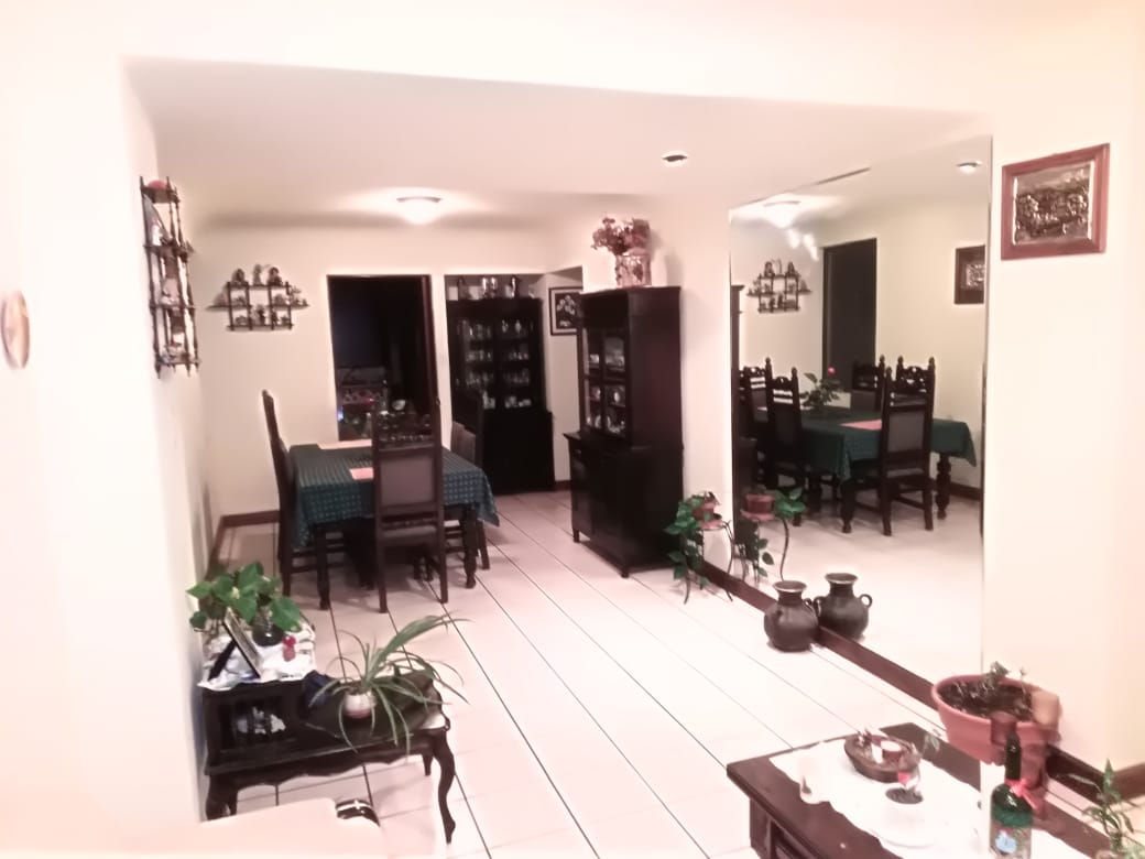 Venta de Casa o Casas, Terrenos, Propiedades, Apartamentos, Inmuebles en Guatemala, zona 11, zona 7, zona 2, zona 18, zona 16, Mixco, Carretera Al Salvador, Fraijanes, Santa Catarina Pinula, Antigua Guatemala, Villa Nueva, Villa Canales, San Miguel Petapa - Venta o Alquiler de Casas En Guatemala