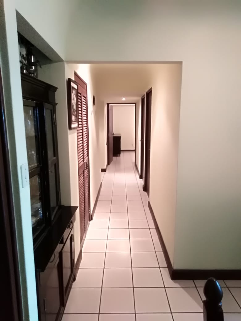 Venta de Casa o Casas, Terrenos, Propiedades, Apartamentos, Inmuebles en Guatemala, zona 11, zona 7, zona 2, zona 18, zona 16, Mixco, Carretera Al Salvador, Fraijanes, Santa Catarina Pinula, Antigua Guatemala, Villa Nueva, Villa Canales, San Miguel Petapa - Venta o Alquiler de Casas En Guatemala