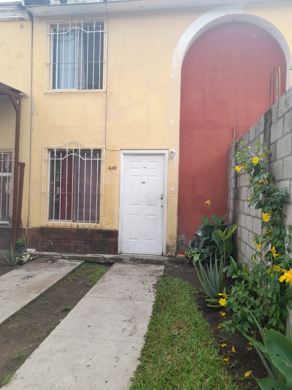 Venta de Casa o Casas, Terrenos, Propiedades, Apartamentos, Inmuebles en Guatemala, zona 11, zona 7, zona 2, zona 18, zona 16, Mixco, Carretera Al Salvador, Fraijanes, Santa Catarina Pinula, Antigua Guatemala, Villa Nueva, Villa Canales, San Miguel Petapa - Venta o Alquiler de Casas En Guatemala