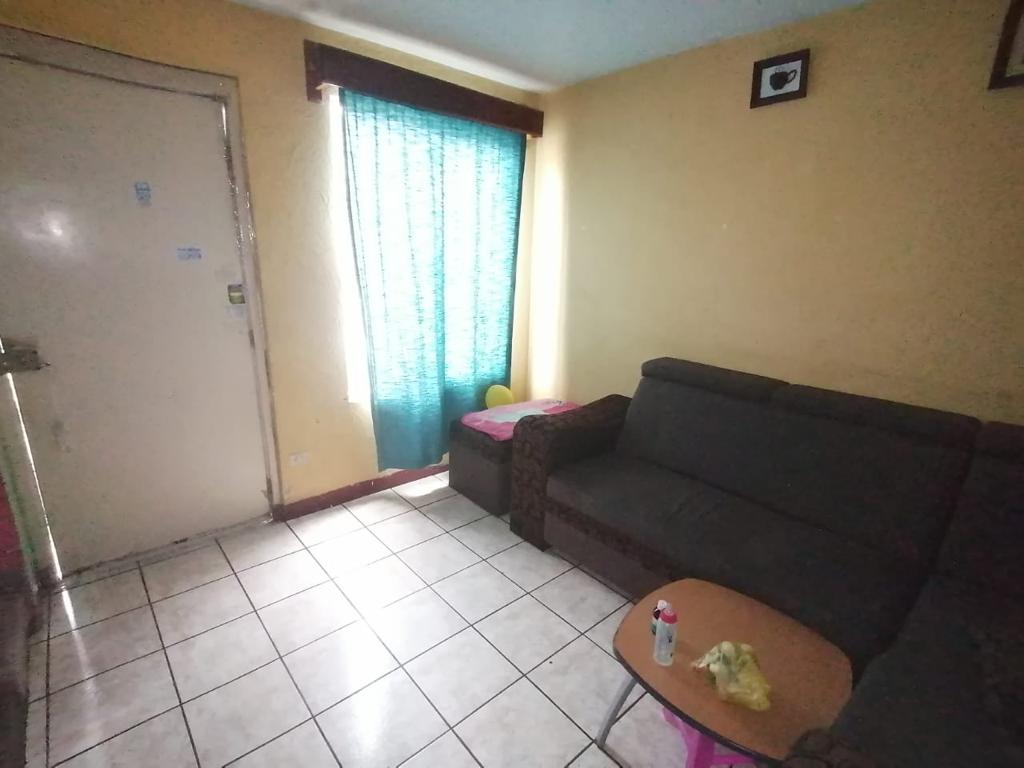 Venta de Casa o Casas, Terrenos, Propiedades, Apartamentos, Inmuebles en Guatemala, zona 11, zona 7, zona 2, zona 18, zona 16, Mixco, Carretera Al Salvador, Fraijanes, Santa Catarina Pinula, Antigua Guatemala, Villa Nueva, Villa Canales, San Miguel Petapa - Venta o Alquiler de Casas En Guatemala