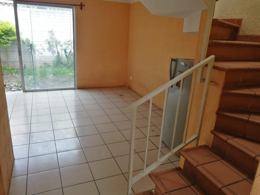 Venta de Casa o Casas, Terrenos, Propiedades, Apartamentos, Inmuebles en Guatemala, zona 11, zona 7, zona 2, zona 18, zona 16, Mixco, Carretera Al Salvador, Fraijanes, Santa Catarina Pinula, Antigua Guatemala, Villa Nueva, Villa Canales, San Miguel Petapa - Venta o Alquiler de Casas En Guatemala