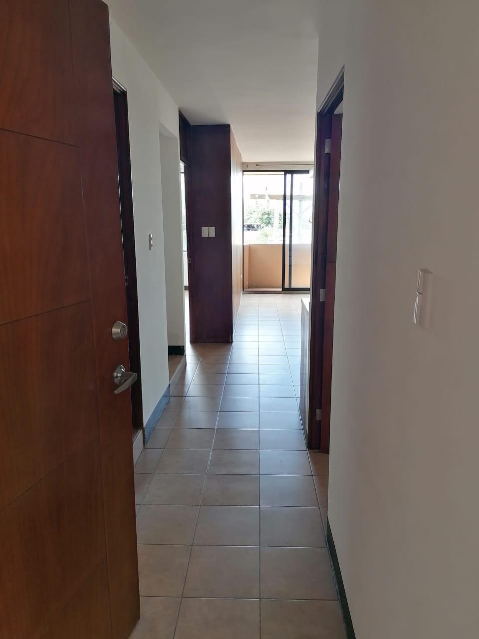 Venta de Casa o Casas, Terrenos, Propiedades, Apartamentos, Inmuebles en Guatemala, zona 11, zona 7, zona 2, zona 18, zona 16, Mixco, Carretera Al Salvador, Fraijanes, Santa Catarina Pinula, Antigua Guatemala, Villa Nueva, Villa Canales, San Miguel Petapa - Venta o Alquiler de Casas En Guatemala