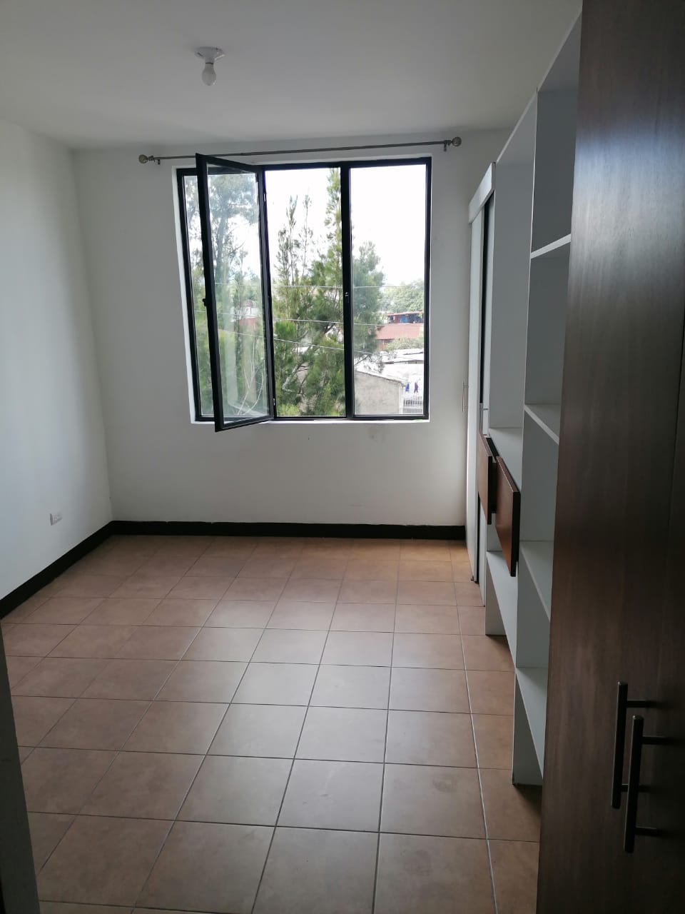 Venta de Casa o Casas, Terrenos, Propiedades, Apartamentos, Inmuebles en Guatemala, zona 11, zona 7, zona 2, zona 18, zona 16, Mixco, Carretera Al Salvador, Fraijanes, Santa Catarina Pinula, Antigua Guatemala, Villa Nueva, Villa Canales, San Miguel Petapa - Venta o Alquiler de Casas En Guatemala