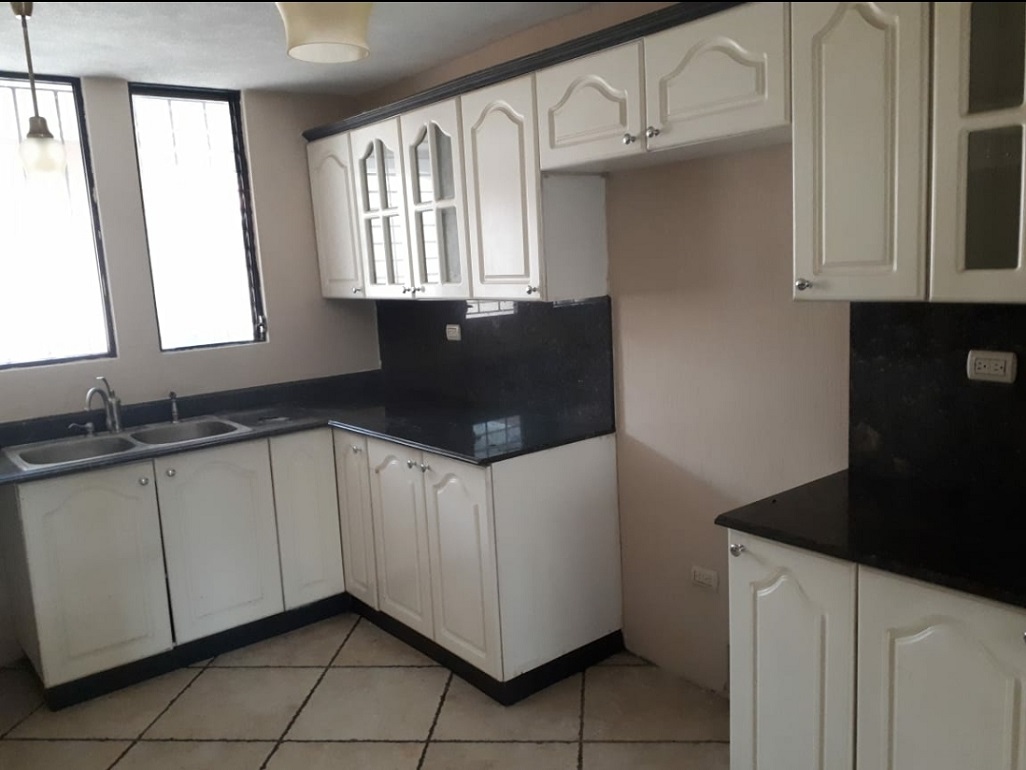 Venta de Casa o Casas, Terrenos, Propiedades, Apartamentos, Inmuebles en Guatemala, zona 11, zona 7, zona 2, zona 18, zona 16, Mixco, Carretera Al Salvador, Fraijanes, Santa Catarina Pinula, Antigua Guatemala, Villa Nueva, Villa Canales, San Miguel Petapa - Venta o Alquiler de Casas En Guatemala