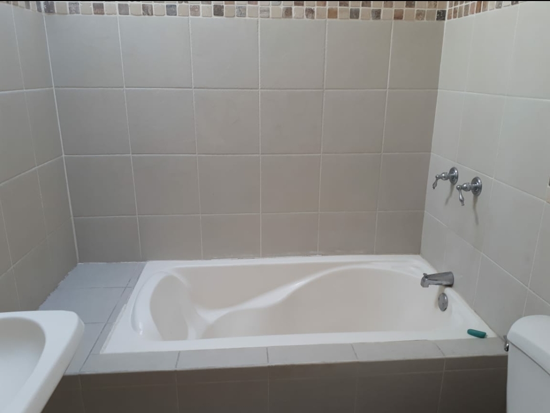 Venta de Casa o Casas, Terrenos, Propiedades, Apartamentos, Inmuebles en Guatemala, zona 11, zona 7, zona 2, zona 18, zona 16, Mixco, Carretera Al Salvador, Fraijanes, Santa Catarina Pinula, Antigua Guatemala, Villa Nueva, Villa Canales, San Miguel Petapa - Venta o Alquiler de Casas En Guatemala