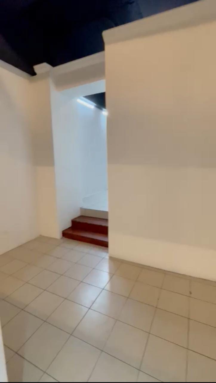 Venta de Casa o Casas, Terrenos, Propiedades, Apartamentos, Inmuebles en Guatemala, zona 11, zona 7, zona 2, zona 18, zona 16, Mixco, Carretera Al Salvador, Fraijanes, Santa Catarina Pinula, Antigua Guatemala, Villa Nueva, Villa Canales, San Miguel Petapa - Venta o Alquiler de Casas En Guatemala