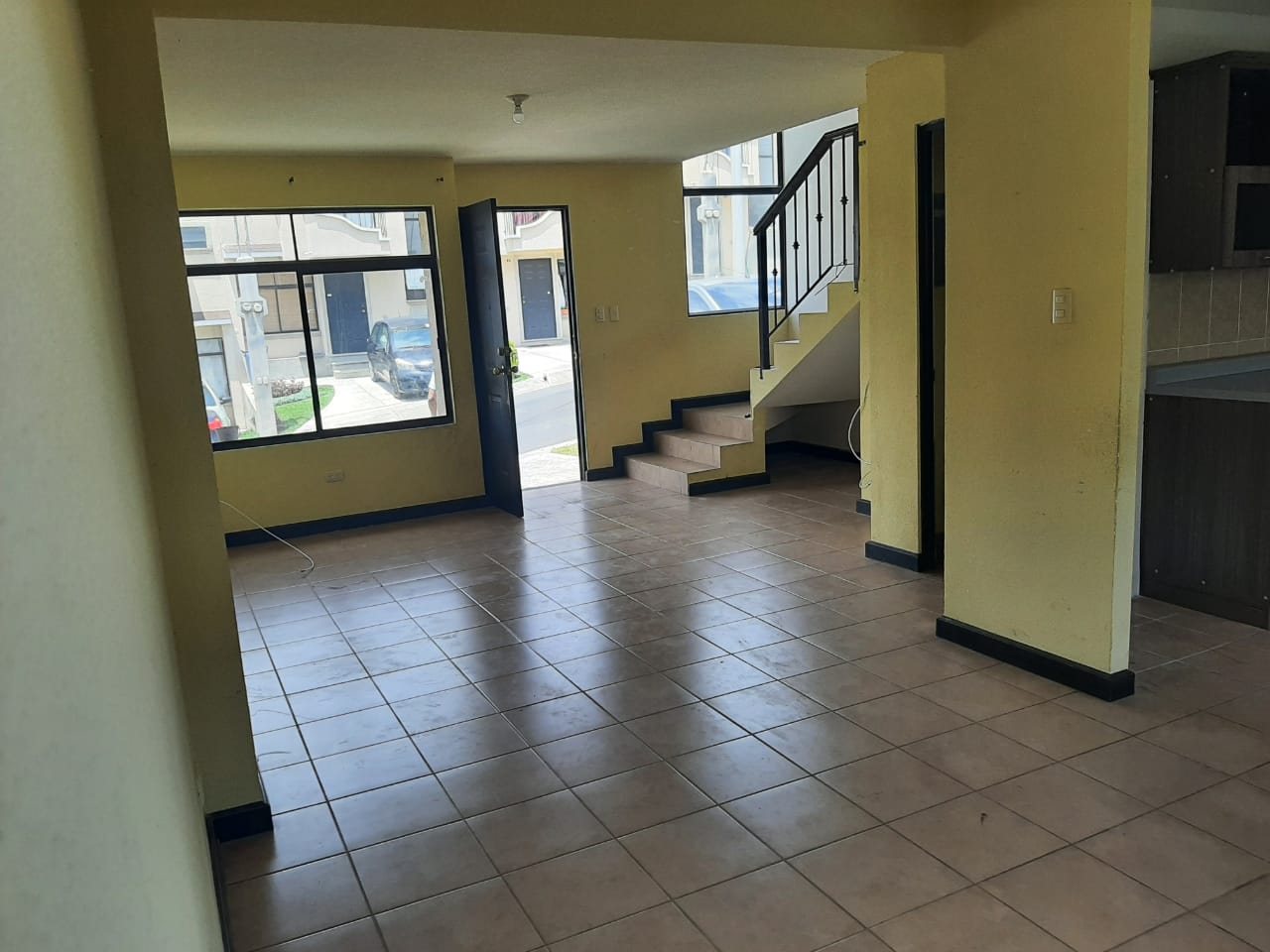 Venta de Casa o Casas, Terrenos, Propiedades, Apartamentos, Inmuebles en Guatemala, zona 11, zona 7, zona 2, zona 18, zona 16, Mixco, Carretera Al Salvador, Fraijanes, Santa Catarina Pinula, Antigua Guatemala, Villa Nueva, Villa Canales, San Miguel Petapa - Venta o Alquiler de Casas En Guatemala