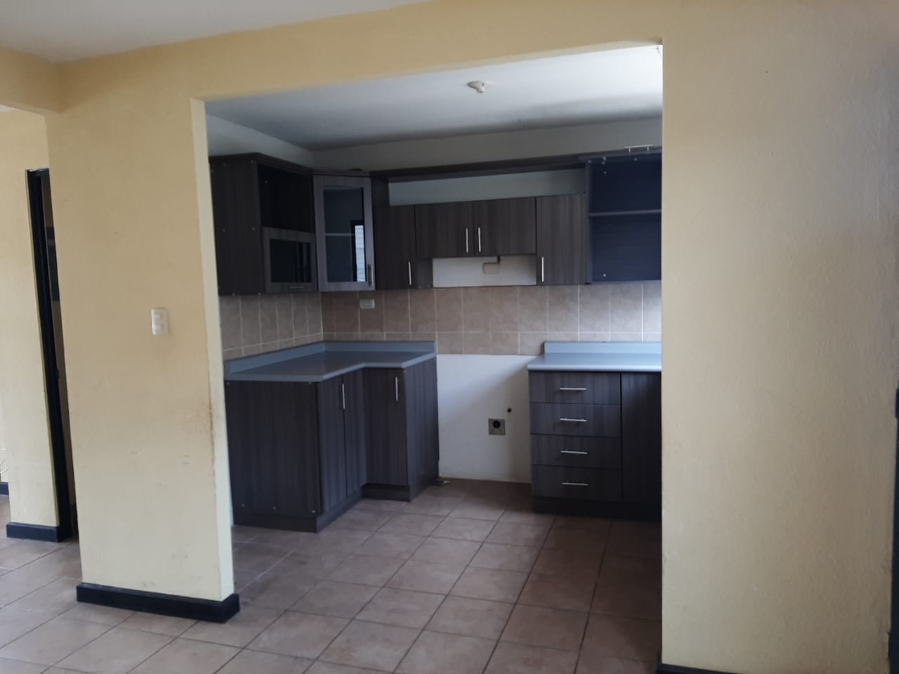 Venta de Casa o Casas, Terrenos, Propiedades, Apartamentos, Inmuebles en Guatemala, zona 11, zona 7, zona 2, zona 18, zona 16, Mixco, Carretera Al Salvador, Fraijanes, Santa Catarina Pinula, Antigua Guatemala, Villa Nueva, Villa Canales, San Miguel Petapa - Venta o Alquiler de Casas En Guatemala