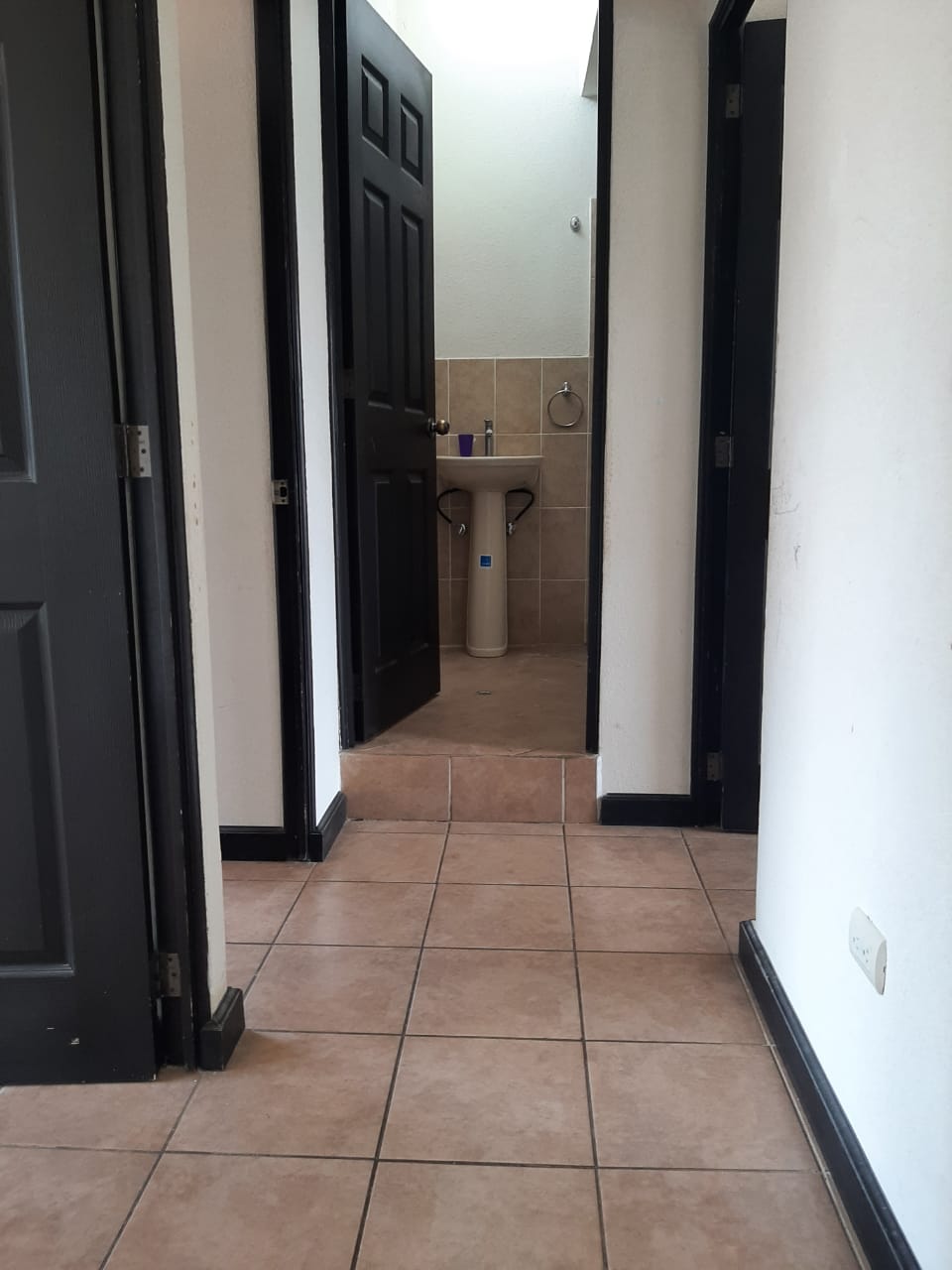 Venta de Casa o Casas, Terrenos, Propiedades, Apartamentos, Inmuebles en Guatemala, zona 11, zona 7, zona 2, zona 18, zona 16, Mixco, Carretera Al Salvador, Fraijanes, Santa Catarina Pinula, Antigua Guatemala, Villa Nueva, Villa Canales, San Miguel Petapa - Venta o Alquiler de Casas En Guatemala