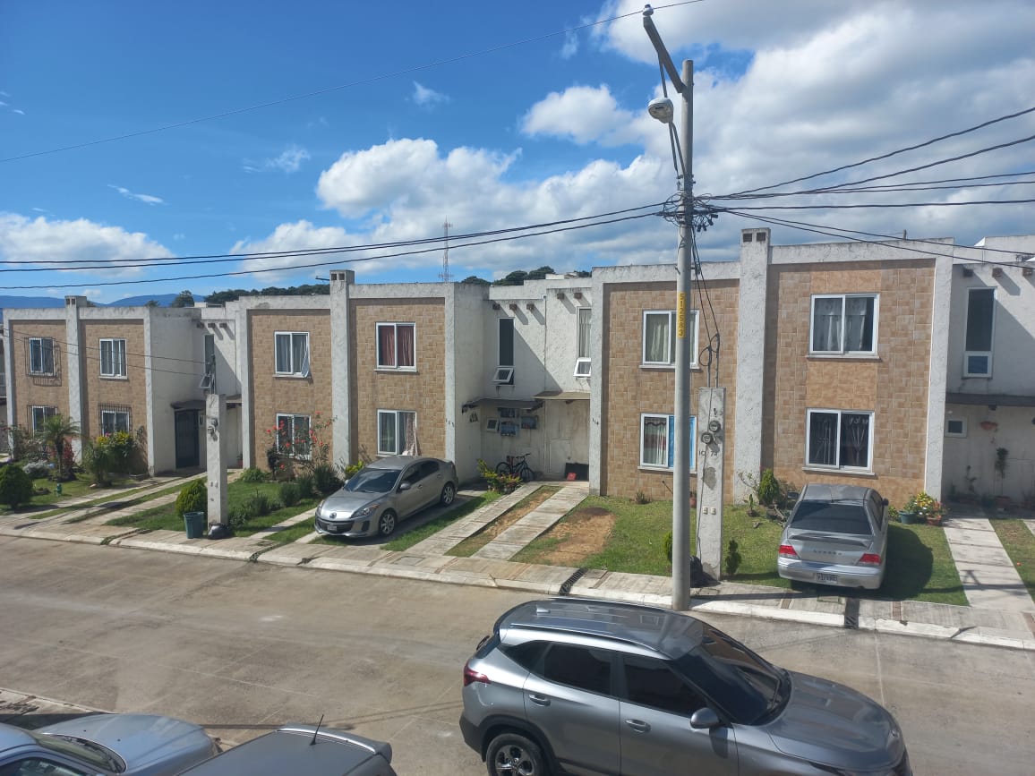 Venta de Casa o Casas, Terrenos, Propiedades, Apartamentos, Inmuebles en Guatemala, zona 11, zona 7, zona 2, zona 18, zona 16, Mixco, Carretera Al Salvador, Fraijanes, Santa Catarina Pinula, Antigua Guatemala, Villa Nueva, Villa Canales, San Miguel Petapa - Venta o Alquiler de Casas En Guatemala