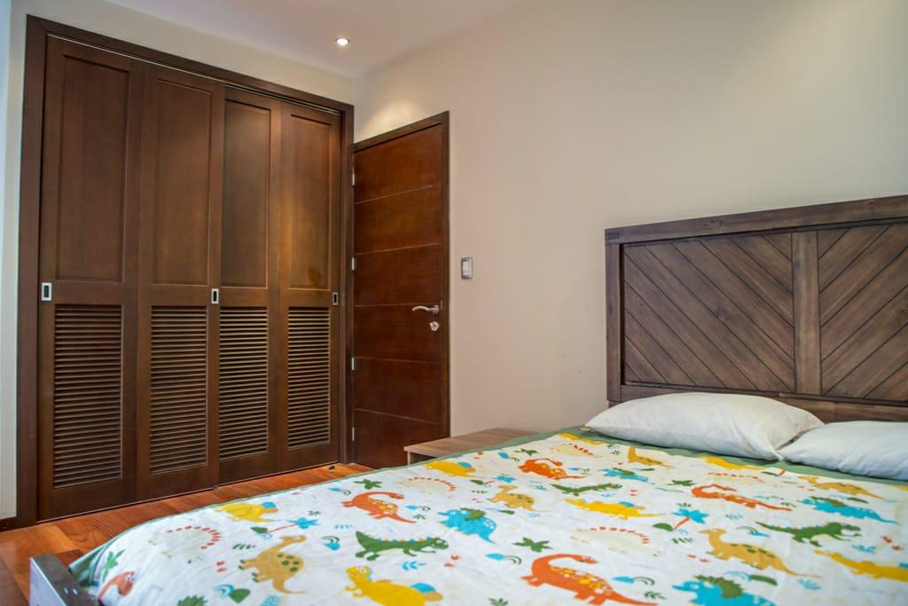 Venta de Casa o Casas, Terrenos, Propiedades, Apartamentos, Inmuebles en Guatemala, zona 11, zona 7, zona 2, zona 18, zona 16, Mixco, Carretera Al Salvador, Fraijanes, Santa Catarina Pinula, Antigua Guatemala, Villa Nueva, Villa Canales, San Miguel Petapa - Venta o Alquiler de Casas En Guatemala