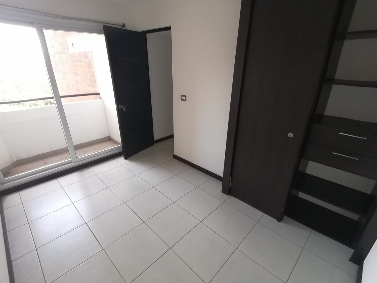 Venta de Casa o Casas, Terrenos, Propiedades, Apartamentos, Inmuebles en Guatemala, zona 11, zona 7, zona 2, zona 18, zona 16, Mixco, Carretera Al Salvador, Fraijanes, Santa Catarina Pinula, Antigua Guatemala, Villa Nueva, Villa Canales, San Miguel Petapa - Venta o Alquiler de Casas En Guatemala