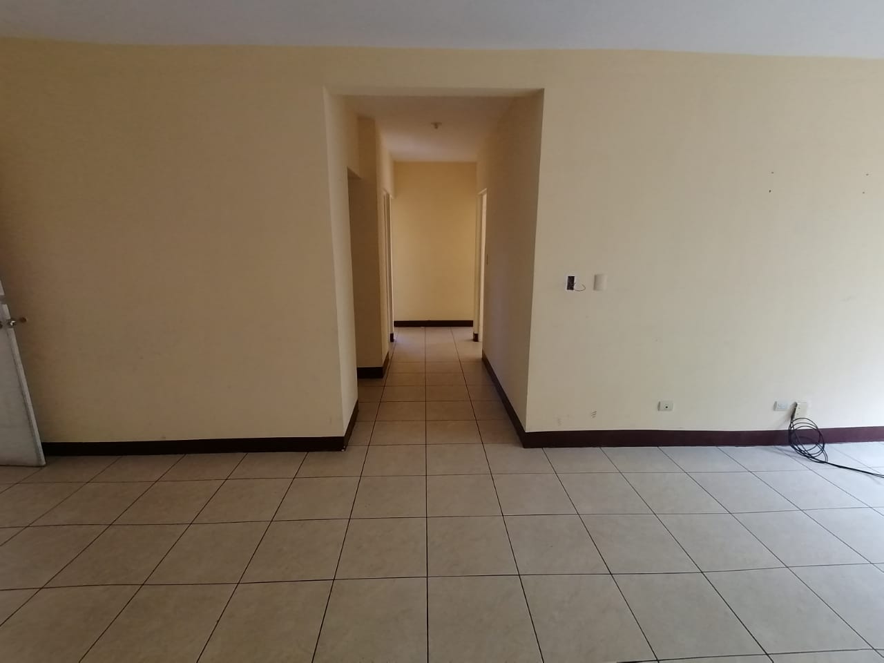 Venta de Casa o Casas, Terrenos, Propiedades, Apartamentos, Inmuebles en Guatemala, zona 11, zona 7, zona 2, zona 18, zona 16, Mixco, Carretera Al Salvador, Fraijanes, Santa Catarina Pinula, Antigua Guatemala, Villa Nueva, Villa Canales, San Miguel Petapa - Venta o Alquiler de Casas En Guatemala