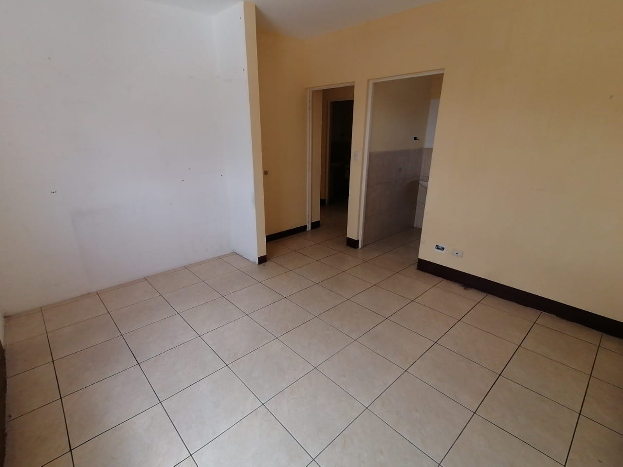 Venta de Casa o Casas, Terrenos, Propiedades, Apartamentos, Inmuebles en Guatemala, zona 11, zona 7, zona 2, zona 18, zona 16, Mixco, Carretera Al Salvador, Fraijanes, Santa Catarina Pinula, Antigua Guatemala, Villa Nueva, Villa Canales, San Miguel Petapa - Venta o Alquiler de Casas En Guatemala