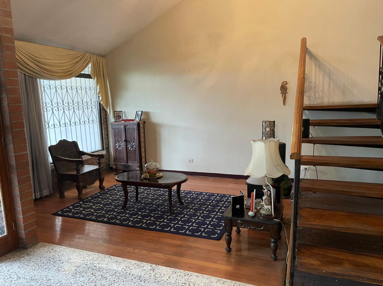 Venta de Casa o Casas, Terrenos, Propiedades, Apartamentos, Inmuebles en Guatemala, zona 11, zona 7, zona 2, zona 18, zona 16, Mixco, Carretera Al Salvador, Fraijanes, Santa Catarina Pinula, Antigua Guatemala, Villa Nueva, Villa Canales, San Miguel Petapa - Venta o Alquiler de Casas En Guatemala