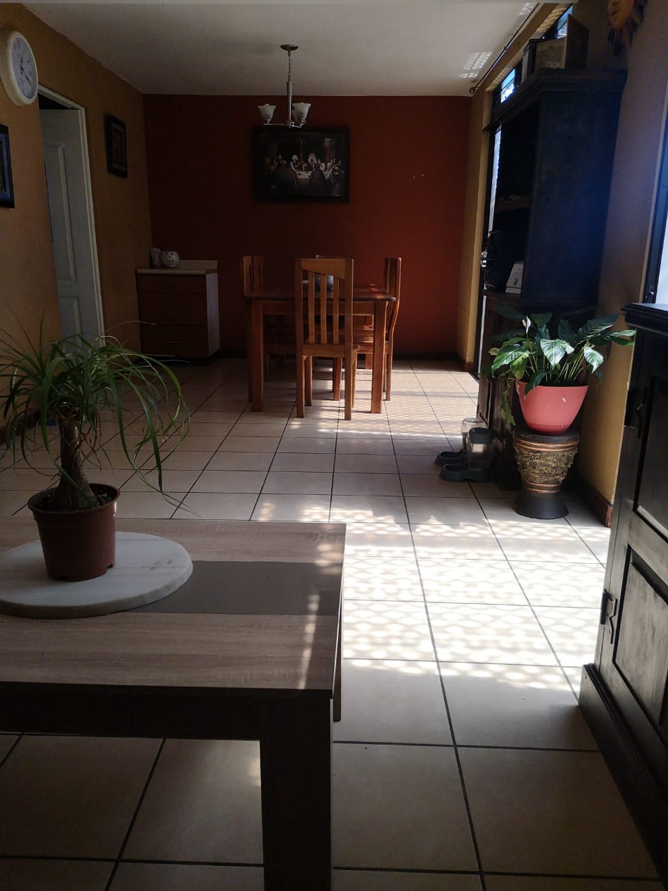 Venta de Casa o Casas, Terrenos, Propiedades, Apartamentos, Inmuebles en Guatemala, zona 11, zona 7, zona 2, zona 18, zona 16, Mixco, Carretera Al Salvador, Fraijanes, Santa Catarina Pinula, Antigua Guatemala, Villa Nueva, Villa Canales, San Miguel Petapa - Venta o Alquiler de Casas En Guatemala