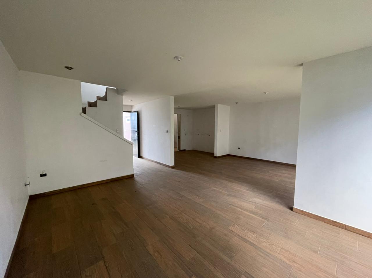 Venta de Casa o Casas, Terrenos, Propiedades, Apartamentos, Inmuebles en Guatemala, zona 11, zona 7, zona 2, zona 18, zona 16, Mixco, Carretera Al Salvador, Fraijanes, Santa Catarina Pinula, Antigua Guatemala, Villa Nueva, Villa Canales, San Miguel Petapa - Venta o Alquiler de Casas En Guatemala