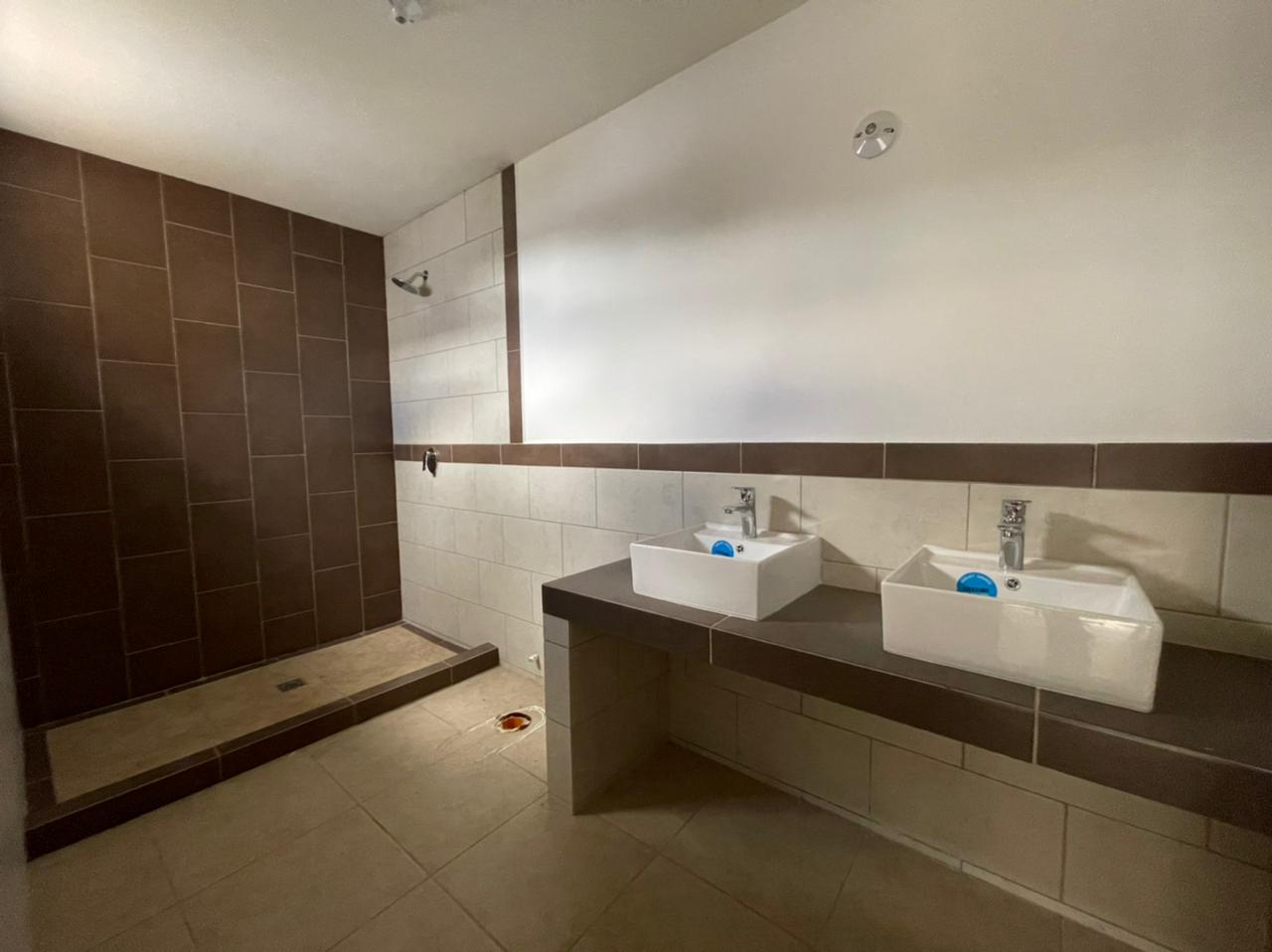 Venta de Casa o Casas, Terrenos, Propiedades, Apartamentos, Inmuebles en Guatemala, zona 11, zona 7, zona 2, zona 18, zona 16, Mixco, Carretera Al Salvador, Fraijanes, Santa Catarina Pinula, Antigua Guatemala, Villa Nueva, Villa Canales, San Miguel Petapa - Venta o Alquiler de Casas En Guatemala