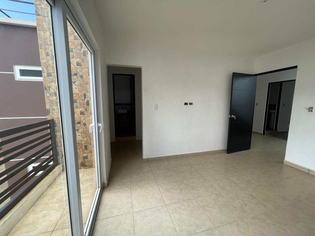 Venta de Casa o Casas, Terrenos, Propiedades, Apartamentos, Inmuebles en Guatemala, zona 11, zona 7, zona 2, zona 18, zona 16, Mixco, Carretera Al Salvador, Fraijanes, Santa Catarina Pinula, Antigua Guatemala, Villa Nueva, Villa Canales, San Miguel Petapa - Venta o Alquiler de Casas En Guatemala