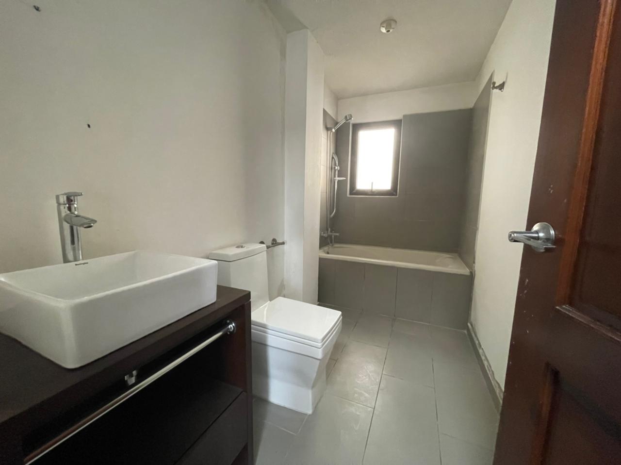 Venta de Casa o Casas, Terrenos, Propiedades, Apartamentos, Inmuebles en Guatemala, zona 11, zona 7, zona 2, zona 18, zona 16, Mixco, Carretera Al Salvador, Fraijanes, Santa Catarina Pinula, Antigua Guatemala, Villa Nueva, Villa Canales, San Miguel Petapa - Venta o Alquiler de Casas En Guatemala