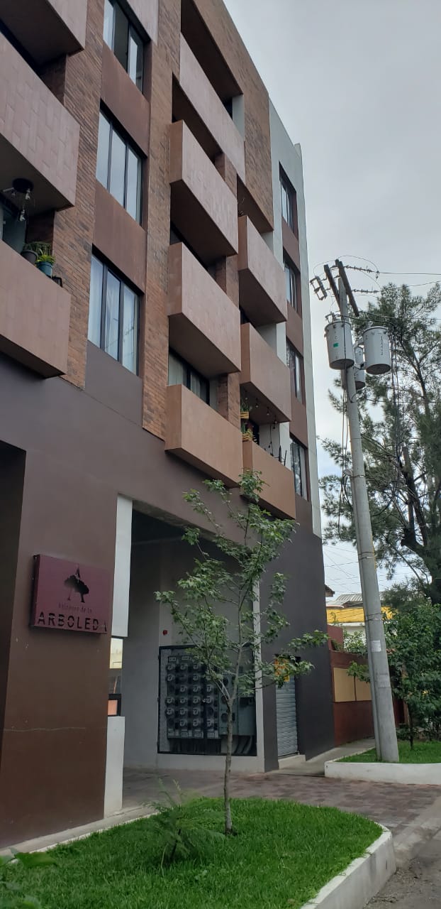 Venta de Casa o Casas, Terrenos, Propiedades, Apartamentos, Inmuebles en Guatemala, zona 11, zona 7, zona 2, zona 18, zona 16, Mixco, Carretera Al Salvador, Fraijanes, Santa Catarina Pinula, Antigua Guatemala, Villa Nueva, Villa Canales, San Miguel Petapa - Venta o Alquiler de Casas En Guatemala